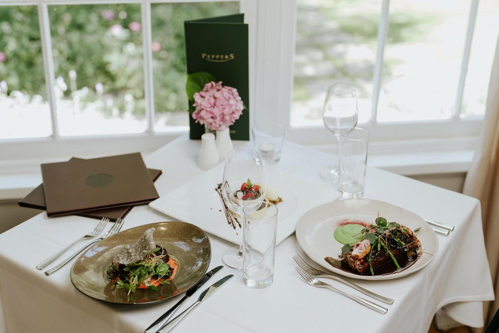 Peppers Manor House Hotel Sutton Forest Екстериор снимка