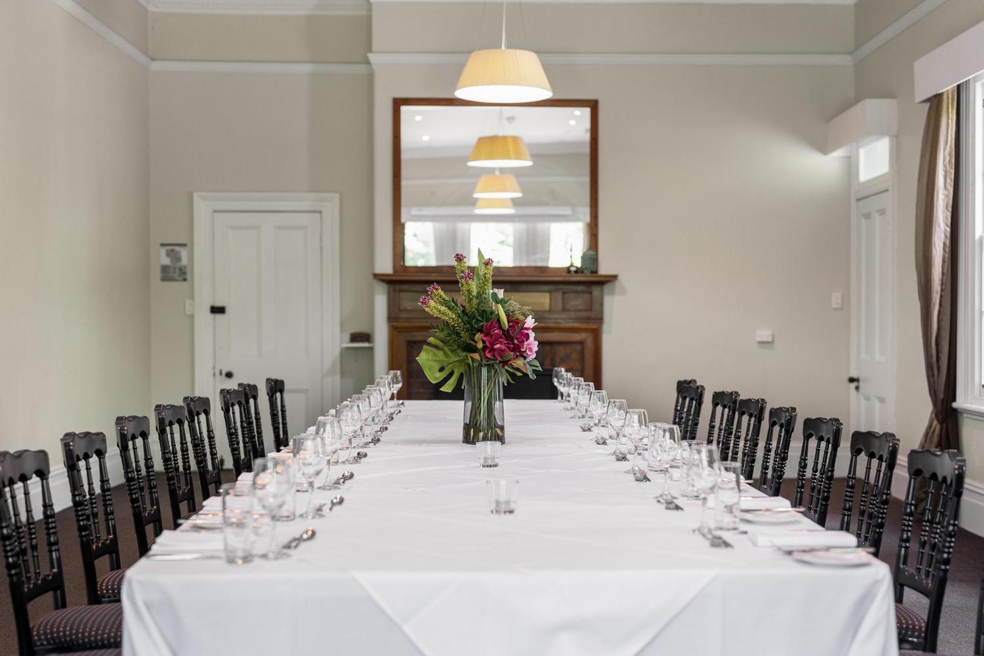 Peppers Manor House Hotel Sutton Forest Екстериор снимка