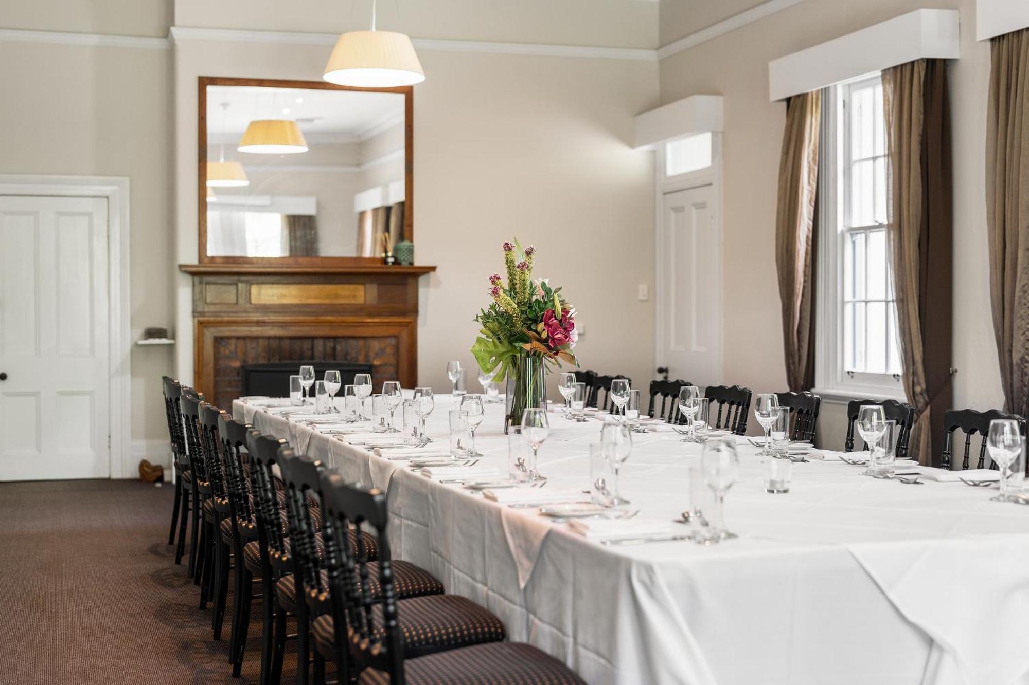 Peppers Manor House Hotel Sutton Forest Екстериор снимка