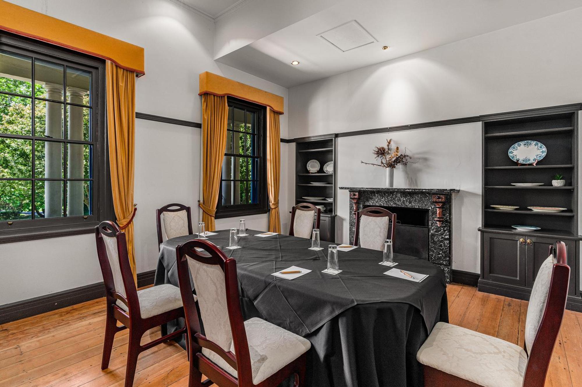 Peppers Manor House Hotel Sutton Forest Екстериор снимка